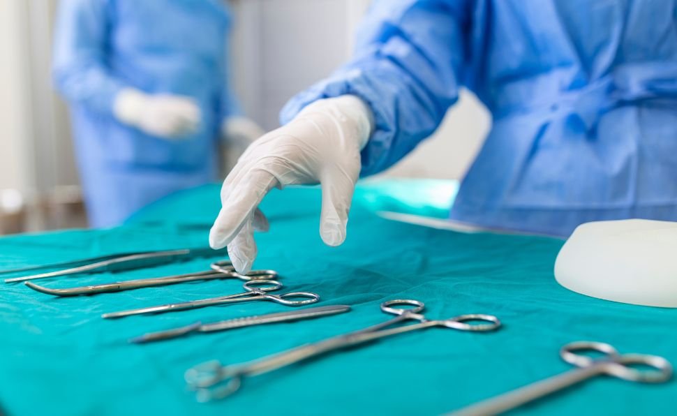 Entenda as diferenças entre laparoscopia e cirurgia robótica da próstata